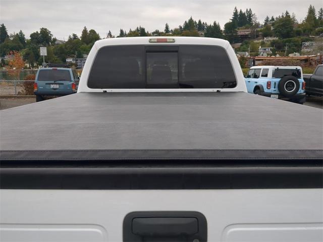 Photo of 2016 Oxford White Ford F-250