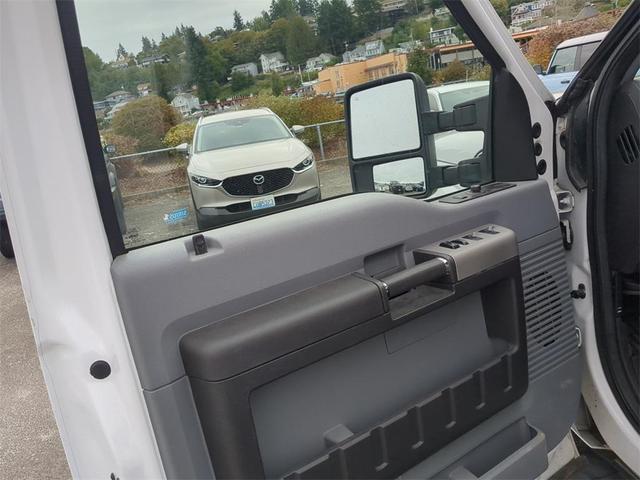 Photo of 2016 Oxford White Ford F-250