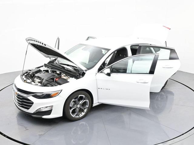 Photo of 2024 Summit White Chevrolet Malibu