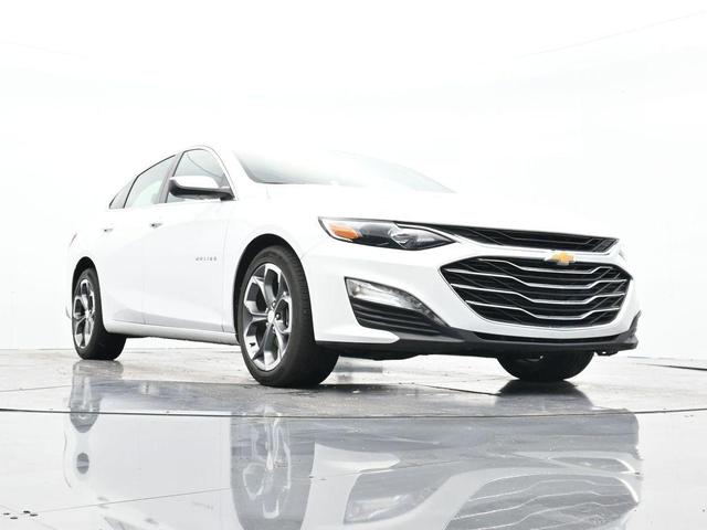 Photo of 2024 Summit White Chevrolet Malibu