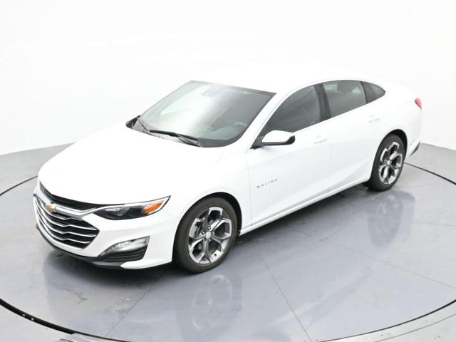 Photo of 2024 Summit White Chevrolet Malibu