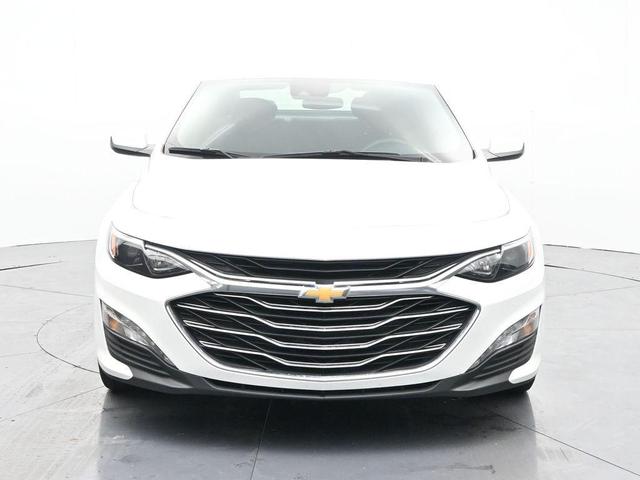 Photo of 2024 Summit White Chevrolet Malibu