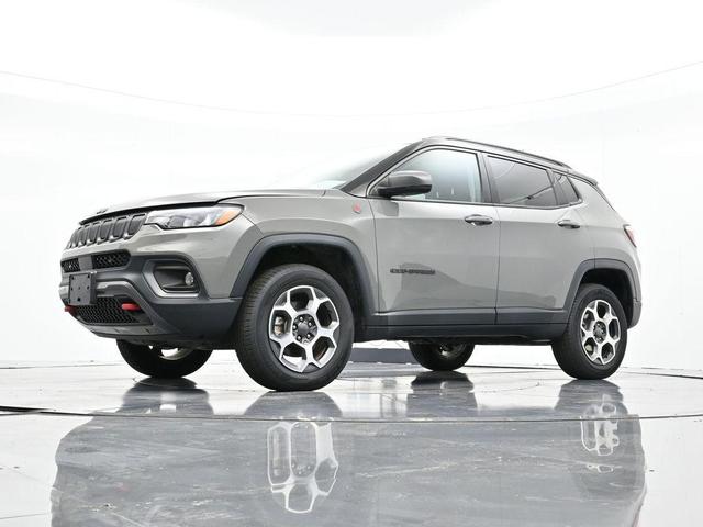 Photo of 2022 Sting Gray Clearcoat Jeep Compass