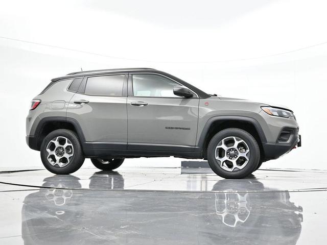 Photo of 2022 Sting Gray Clearcoat Jeep Compass