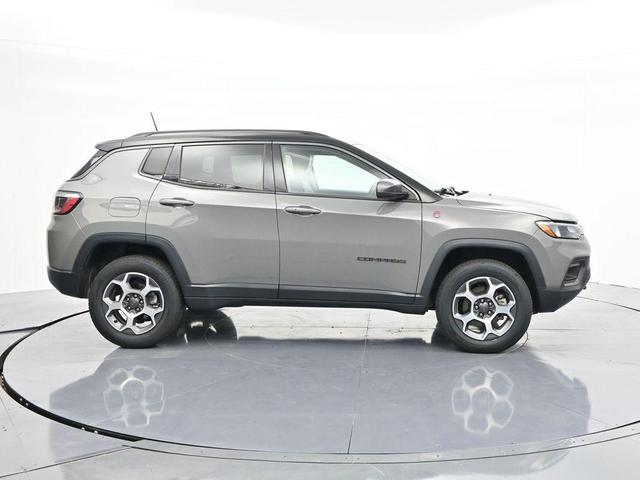 Photo of 2022 Sting Gray Clearcoat Jeep Compass