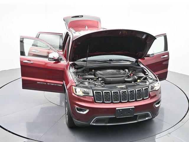 Photo of 2021 Velvet Red Pearlcoat Jeep Grand Cherokee