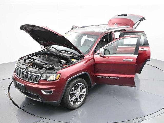 Photo of 2021 Velvet Red Pearlcoat Jeep Grand Cherokee