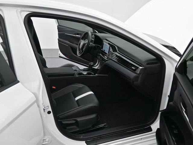 Photo of 2025 Ice Toyota Camry
