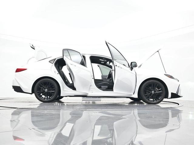 Photo of 2025 Ice Toyota Camry