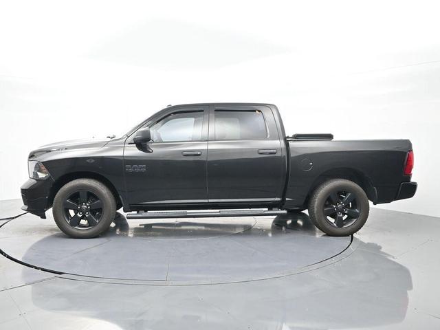 Photo of 2018 Brilliant Black Crystal Pearlcoat RAM 1500