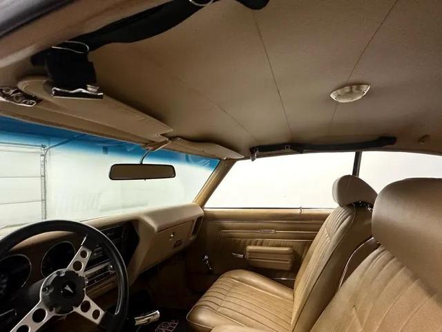 Photo of 1970 Gold Pontiac GTO