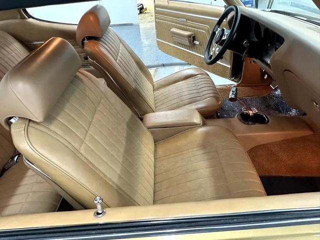 Photo of 1970 Gold Pontiac GTO