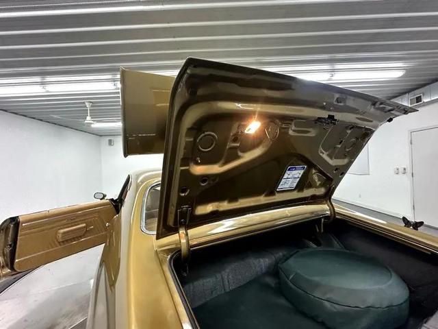 Photo of 1970 Gold Pontiac GTO