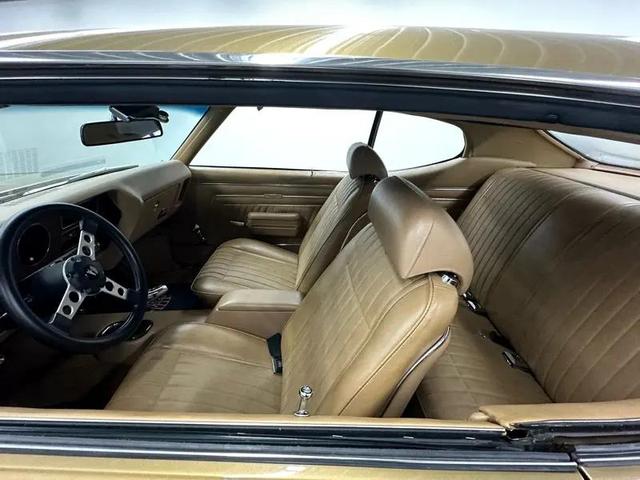 Photo of 1970 Gold Pontiac GTO