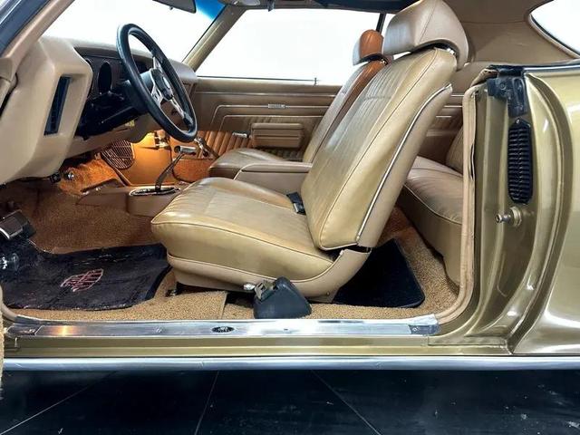 Photo of 1970 Gold Pontiac GTO
