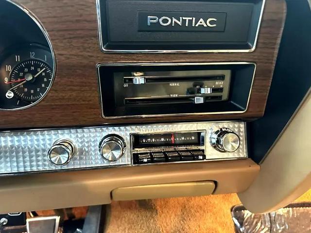 Photo of 1970 Gold Pontiac GTO