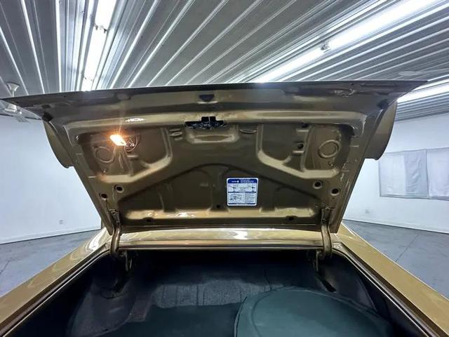Photo of 1970 Gold Pontiac GTO