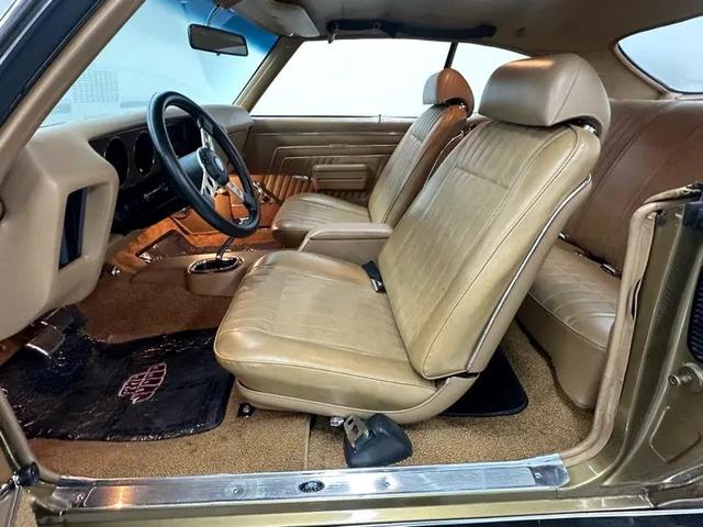 Photo of 1970 Gold Pontiac GTO