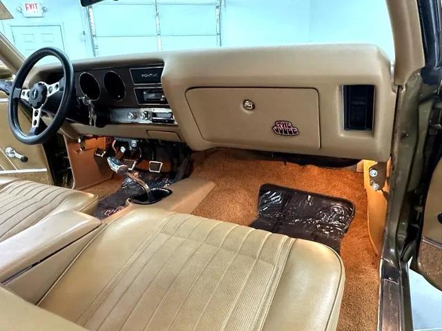 Photo of 1970 Gold Pontiac GTO