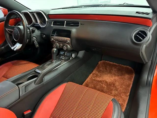 Photo of 2011 Orange Chevrolet Camaro
