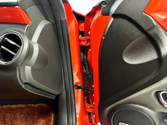Photo of 2011 Orange Chevrolet Camaro