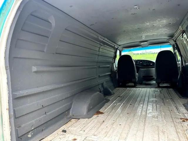 Photo of 1998 Blue Ford E350