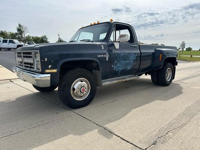 Photo of 1986 Blue Chevrolet Pickup Truck