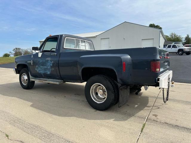 Photo of 1986 Blue Chevrolet Pickup Truck