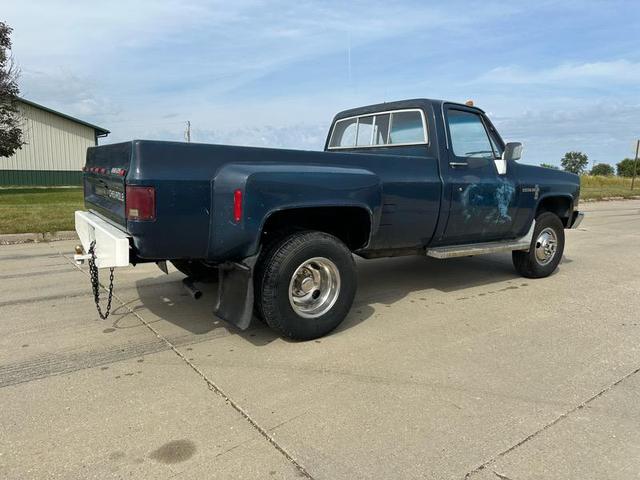 Photo of 1986 Blue Chevrolet Pickup Truck