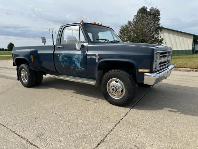 Photo of 1986 Blue Chevrolet Pickup Truck