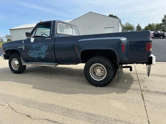Photo of 1986 Blue Chevrolet Pickup Truck