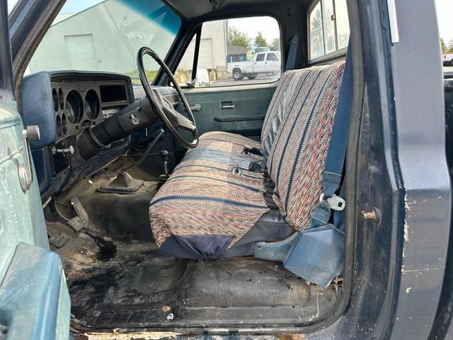 Photo of 1986 Blue Chevrolet Pickup Truck