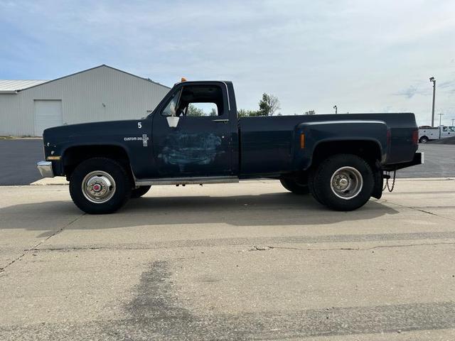 Photo of 1986 Blue Chevrolet Pickup Truck