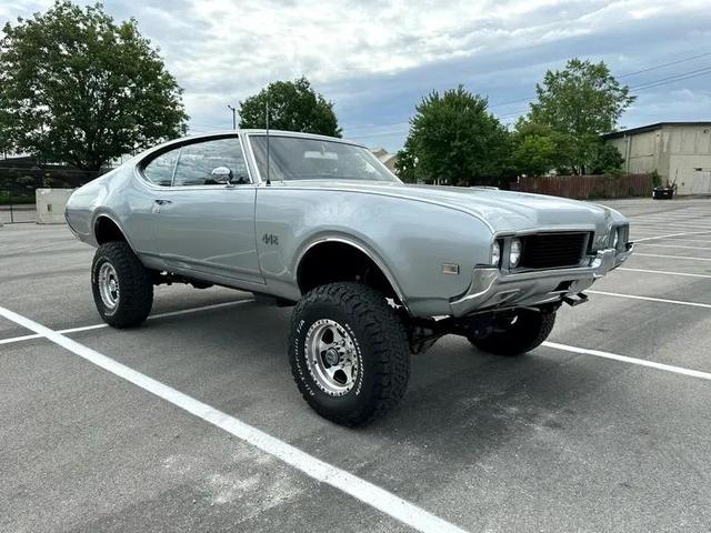 Photo of 1969 Silver Oldsmobile 442
