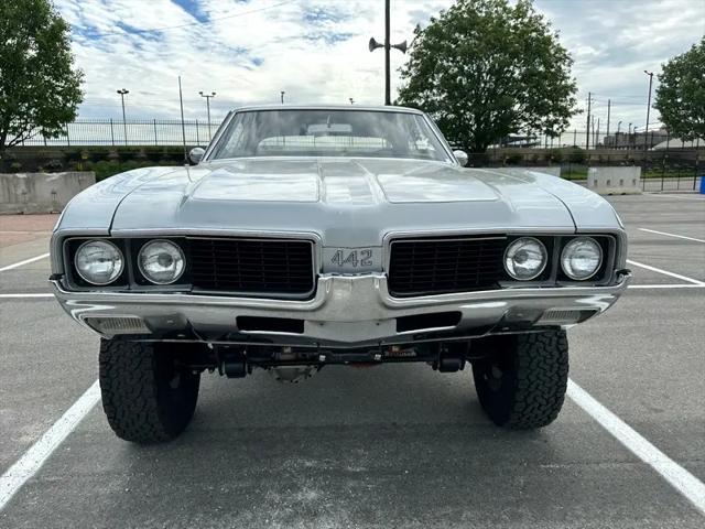 Photo of 1969 Silver Oldsmobile 442