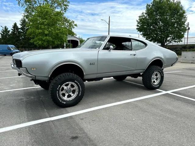 Photo of 1969 Silver Oldsmobile 442