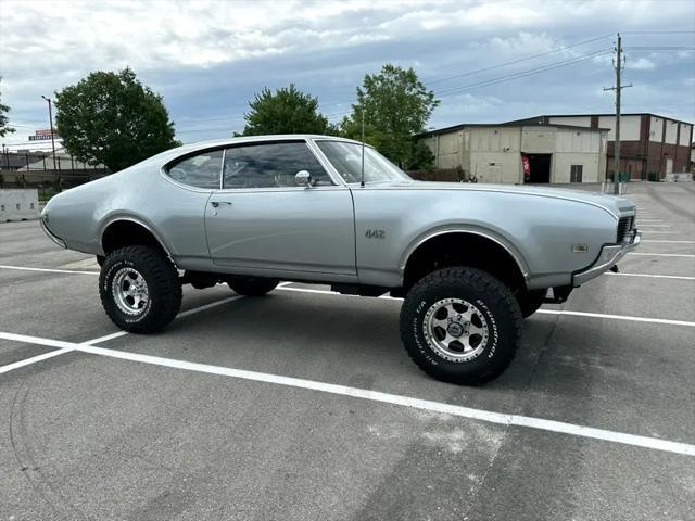 Photo of 1969 Silver Oldsmobile 442