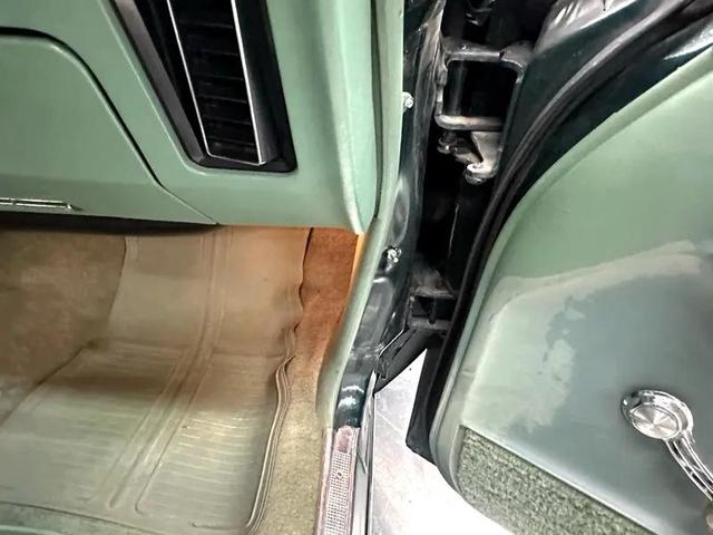 Photo of 1977 Green Pontiac Grand Prix