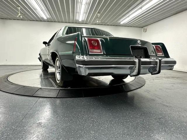 Photo of 1977 Green Pontiac Grand Prix