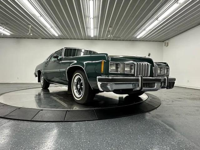 Photo of 1977 Green Pontiac Grand Prix