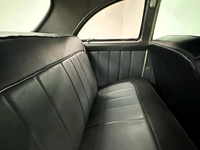 Photo of 1950 Black Ford Custom