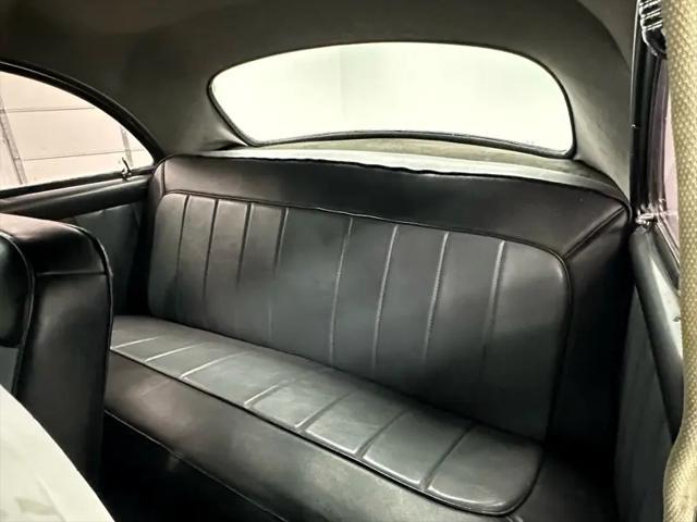 Photo of 1950 Black Ford Custom
