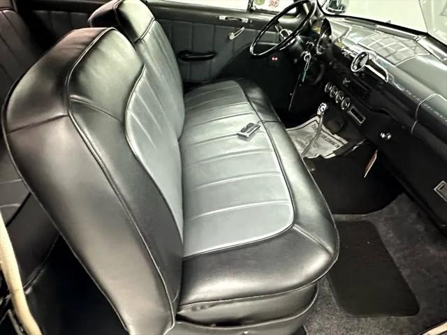 Photo of 1950 Black Ford Custom