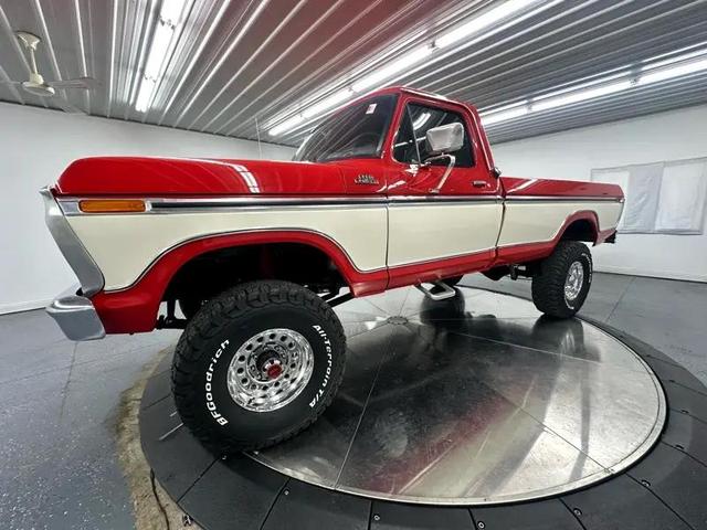 Photo of 1976 Red Ford F-250