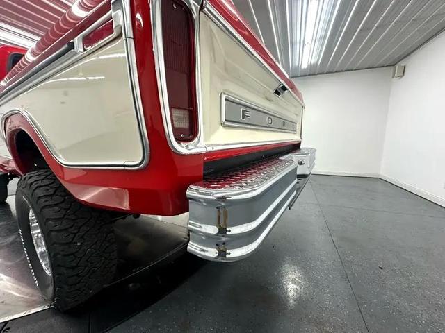 Photo of 1976 Red Ford F-250