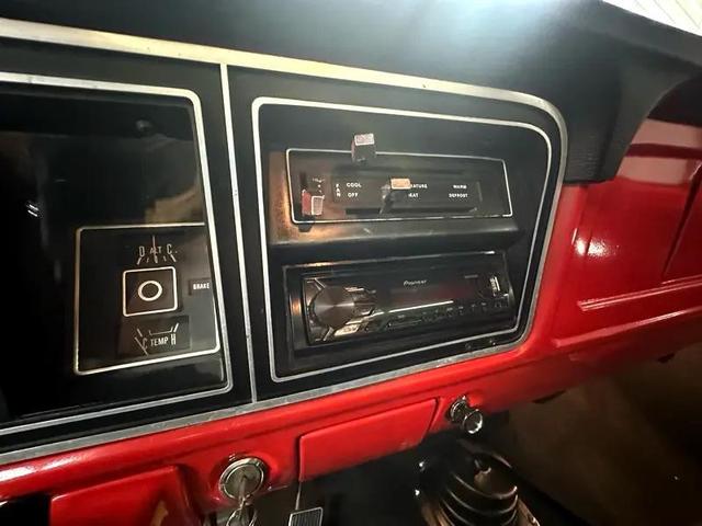 Photo of 1976 Red Ford F-250