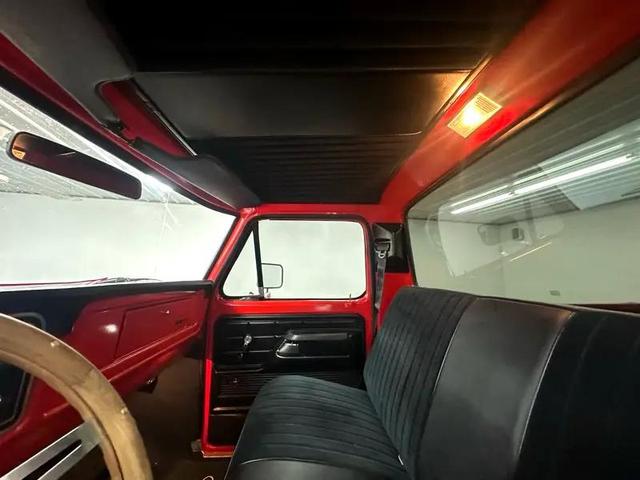Photo of 1976 Red Ford F-250
