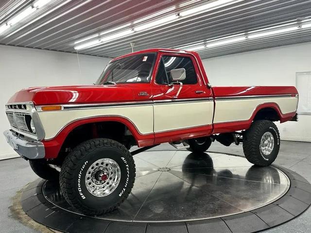 Photo of 1976 Red Ford F-250