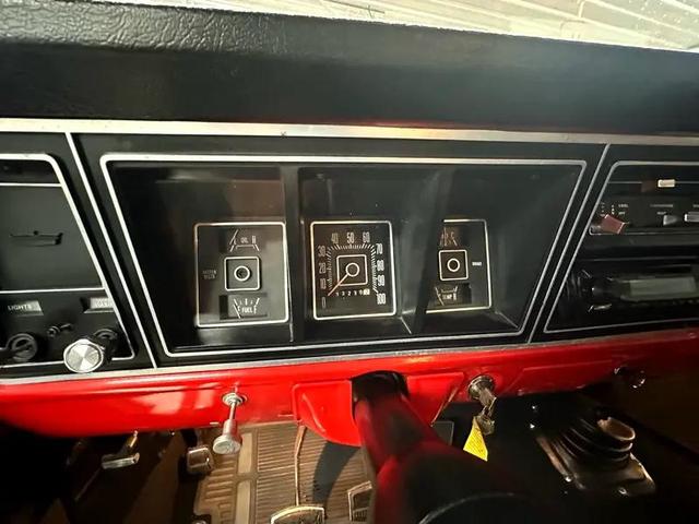 Photo of 1976 Red Ford F-250