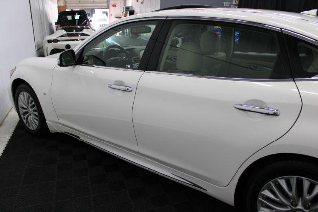 Photo of 2015 Moonlight White INFINITI Q70L